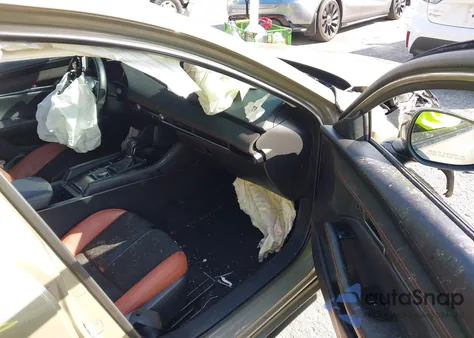 2025 Mazda Mazda3 2.5 Carbon Turbo z USA, uszkodzony, nr VIN JM1BPBXY2S1760536